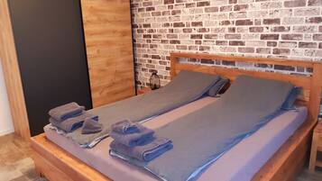 2 Schlafzimmer, Schreibtisch, Bügeleisen/Bügelbrett, WLAN