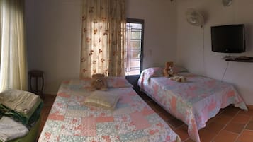 5 habitaciones, tabla de planchar con plancha, wifi y ropa de cama