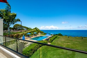Pool - Premier Ocean Bluff Condo with Spectacular Surf and Sunset Views (Princeville)