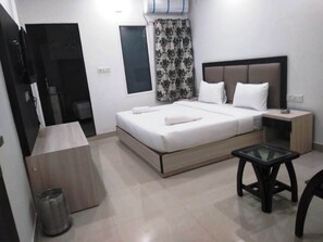 Iron/ironing board, rollaway beds, free WiFi - Hotel Airport Magnum (New Delhi)