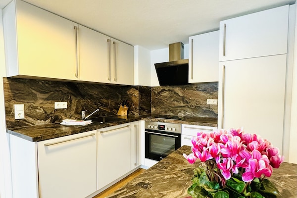 Comfort-huoneisto, 2 makuuhuonetta, parveke | Yksityinen keittiö | Siivousvälineet