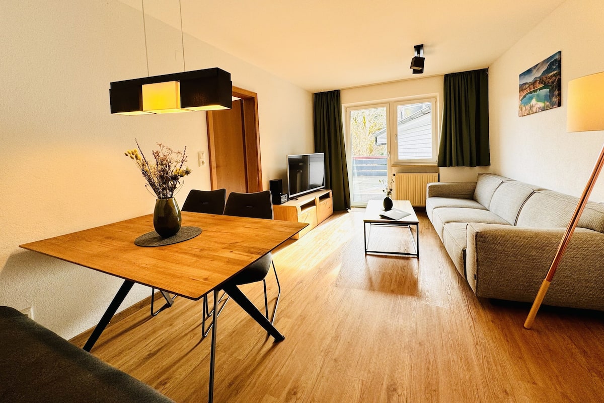 1 habitación, ropa de cama hipoalergénica y escritorio