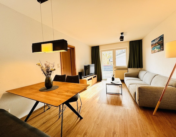 Comfort Condo | Hypo-allergenic bedding, desk, laptop workspace, blackout drapes