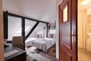 Apartament familiar | Decoració individual, mobiliari individual i escriptori 