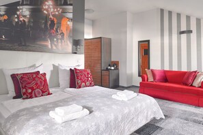 家庭開放式套房 | 獨特設計、獨特裝修、書桌、手提電腦工作空間