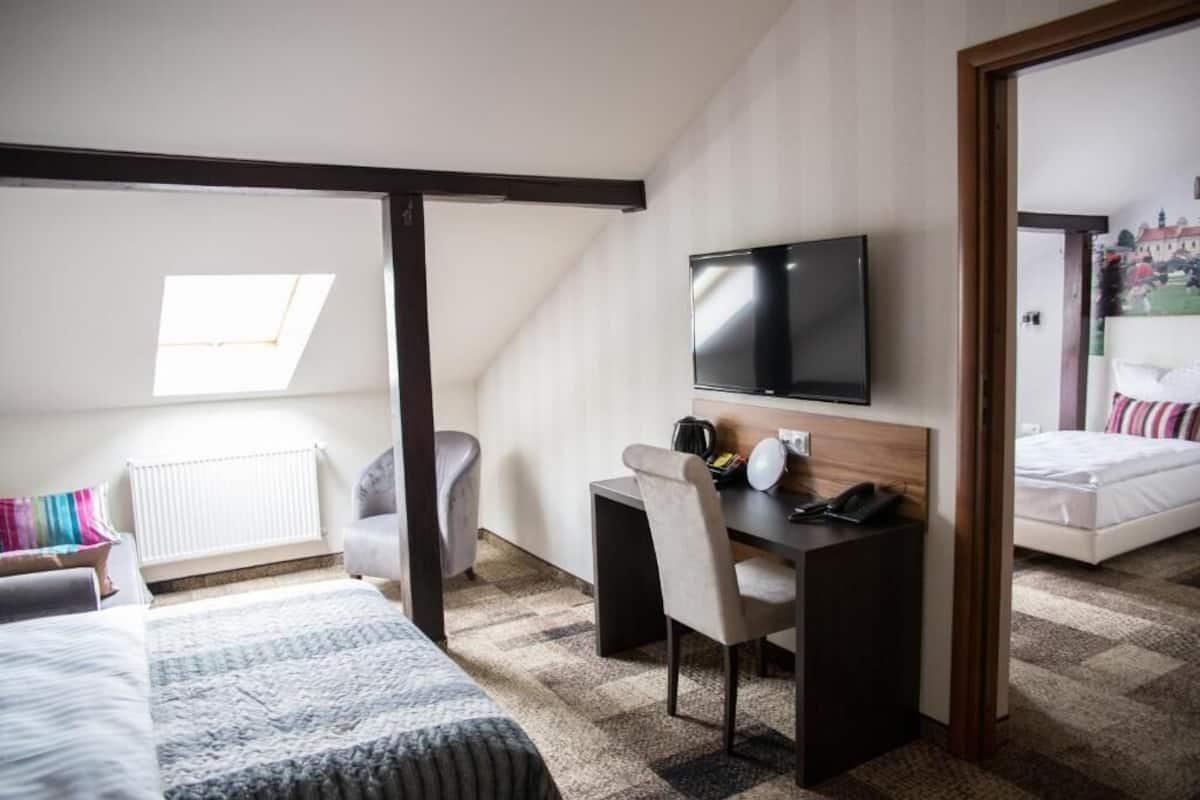 Decoración personalizada, muebles diferentes y escritorio