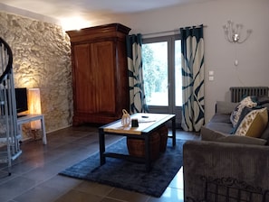 Télévision, table de tennis de table