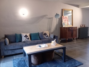 Télévision, table de tennis de table