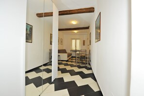 Flachbildfernseher, DVD-Player