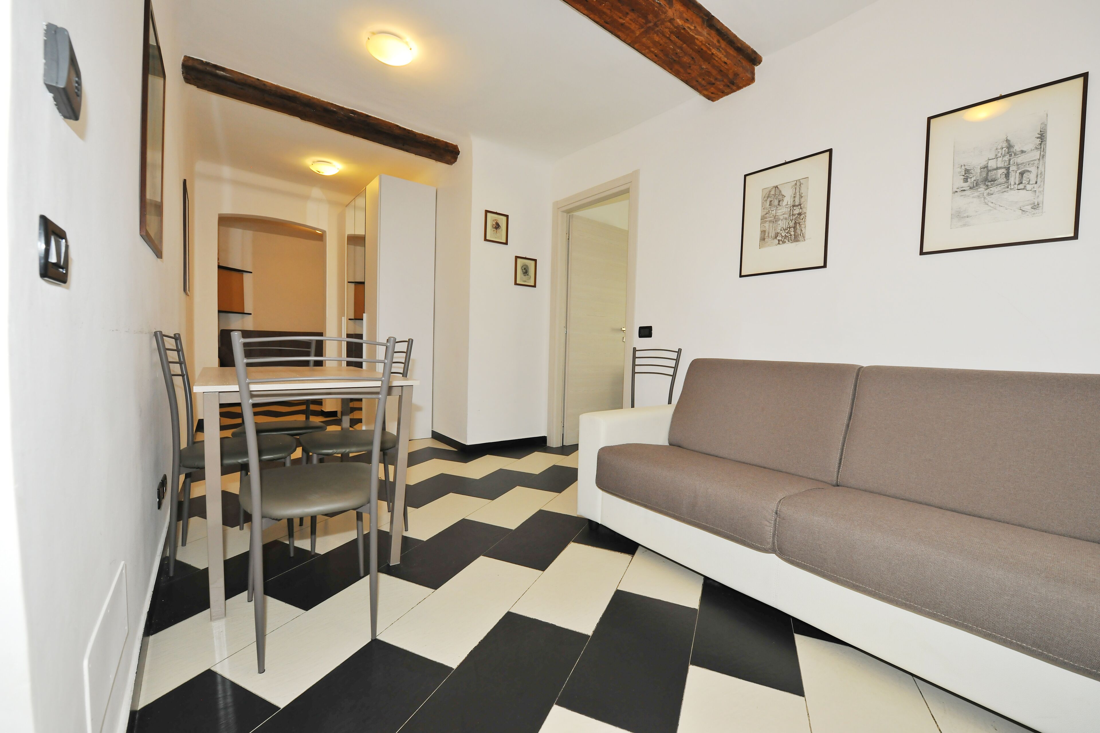 Flachbildfernseher, DVD-Player