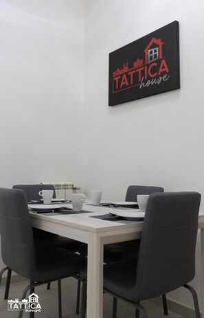 Dining - Tactics House Apartment (Roma)