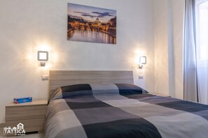 2 bedrooms, desk, iron/ironing board, WiFi
