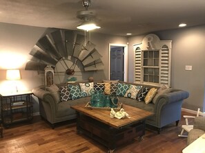 Älytelevisio, takka, DVD-soitin