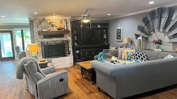 Smart TV, fireplace, DVD player