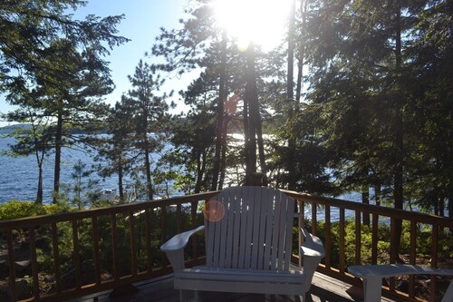 10+ Spacious Cape on Winnipesaukee Island. Private Peninsula. Sunset Views.
