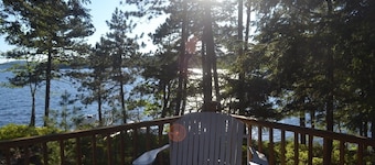 10+ Spacious Cape on Winnipesaukee Island. Private Peninsula. Sunset Views.
