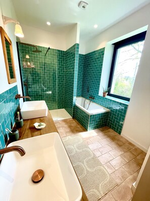 Shower, hair dryer, towels - Magnificent 18th century farmhouse, perfectly quiet, in the middle of fields.  (Castres)