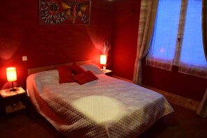 4 bedrooms, iron/ironing board