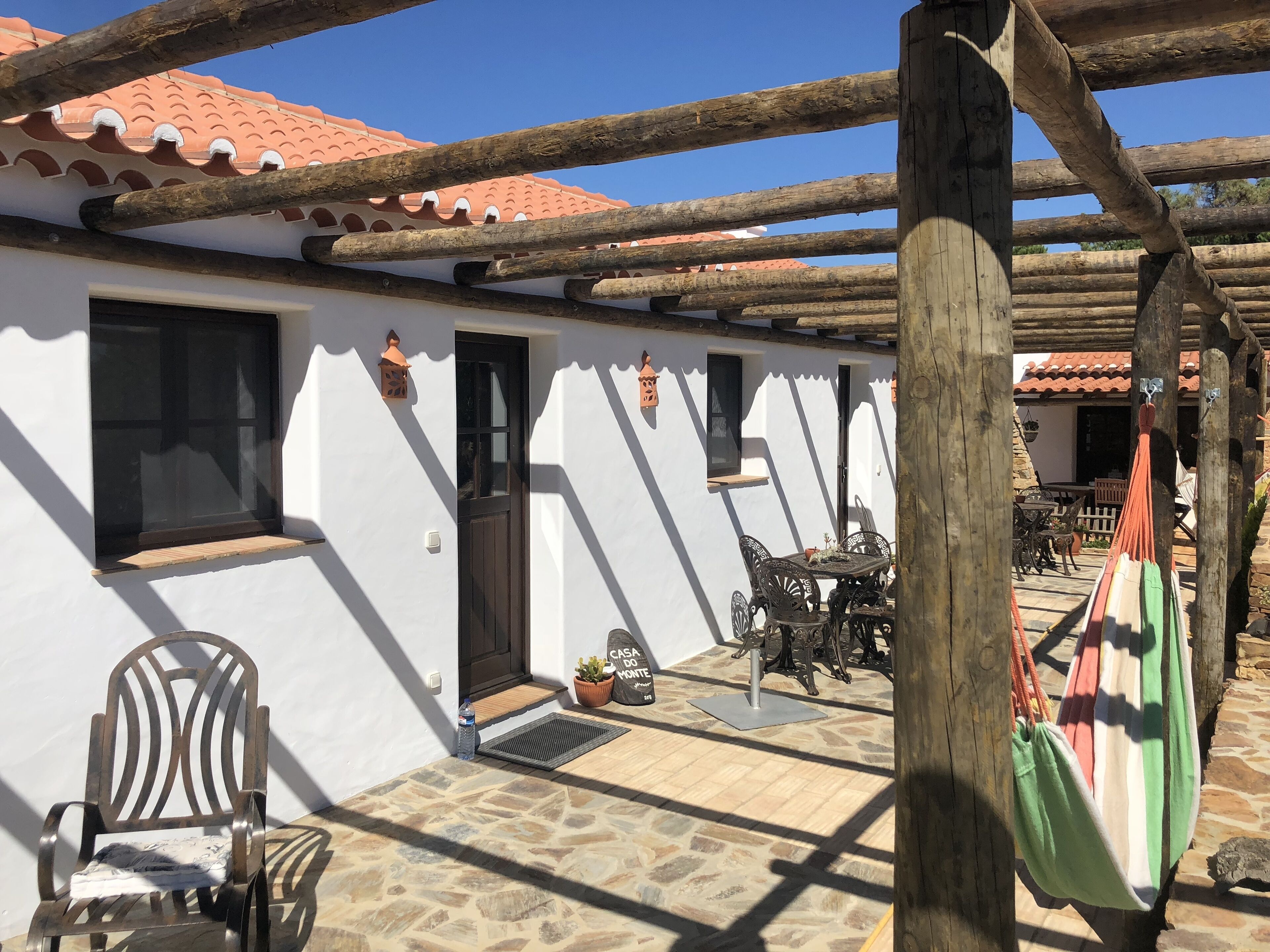 Entrada principal virada a nascente