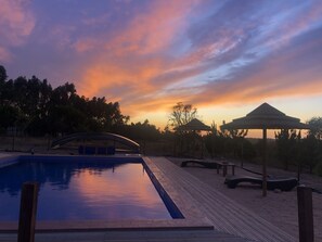 Outdoor pool - Casa do Monte-Cosy Country House, private terrace, swimming pool and tenis table (São Teotónio)