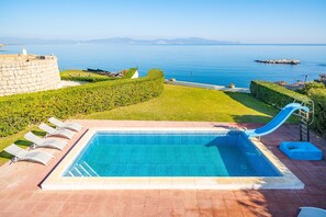 Pool - Mireia: Villa with private pool and spectacular sea views (L'Escala)