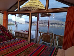 Deluxe Triple Room - Uros Titicaca Marca Lodge (Puno)