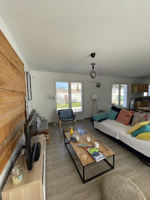 Télévision, livres, chaßne hi-fi