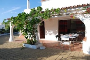 Outdoor dining - House 4 Bedrooms Albufeira, Praia da Galé (Galé)