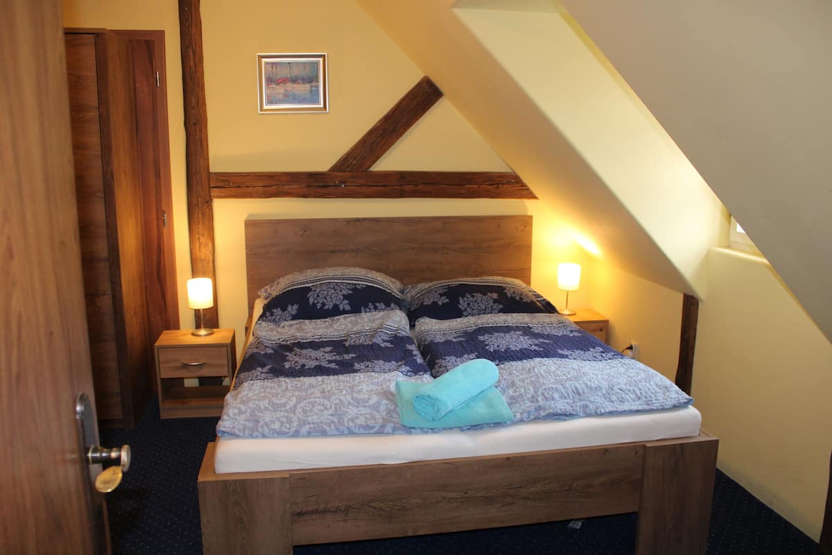 Double Room | Iron/ironing board (on request), WiFi (free), bed sheets