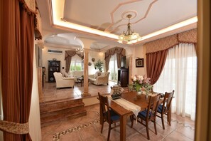 Dining - Villa Elisabeth with private heated pool. Ideal for families (Alhaurín el Grande)