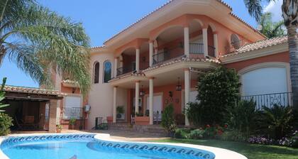 Villa Elisabeth with private heated pool. Ideal for families