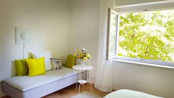 1 Schlafzimmer, Schreibtisch, WLAN, Bettwäsche