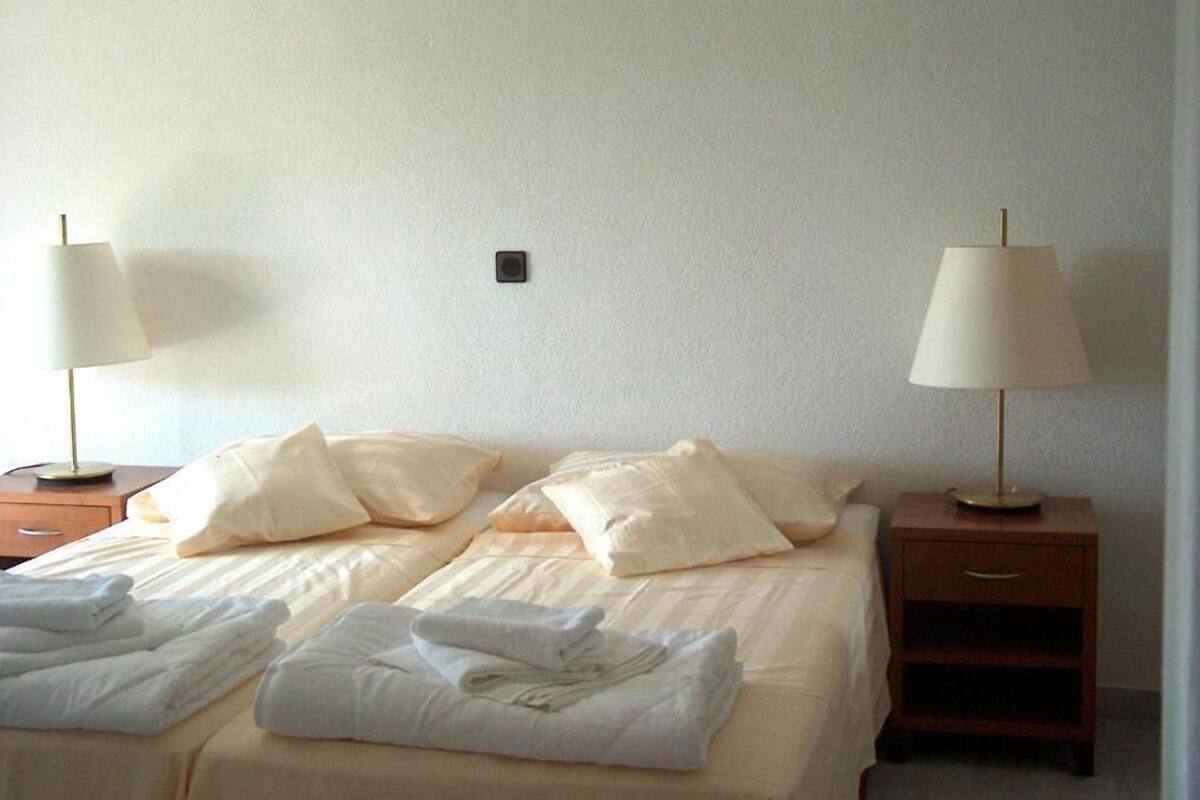 Appartement, 2 slaapkamers, op benedenverdieping | 1 slaapkamer, lakens van Egyptisch katoen, luxe beddengoed