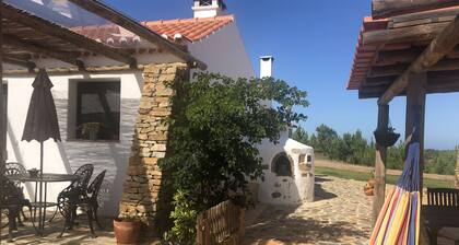 Casa do Forno - Cosy Country House with swimming pool, tenis table and Bbq