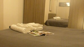 1 camera, una scrivania, ferro/asse da stiro, Wi-Fi