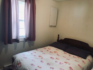 4 bedrooms, iron/ironing board, travel cot, free WiFi