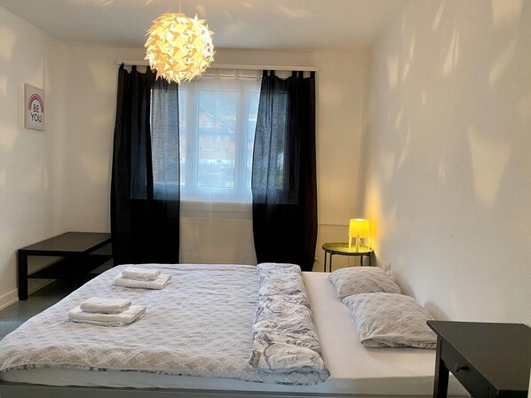 5 間睡房、Wi-Fi、床單