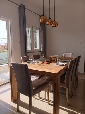 Dining - Beautiful & Modern 3 bedroom apartment. Home Away From Home. <3 (Achada São Filipe)