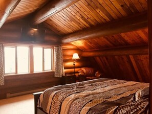 3 bedrooms, free WiFi, bed sheets - Log Home on Kootenay Lake, 3 bdrm, 2 bath, 2 king beds and 1 queen, Hot Tub.  (Boswell)