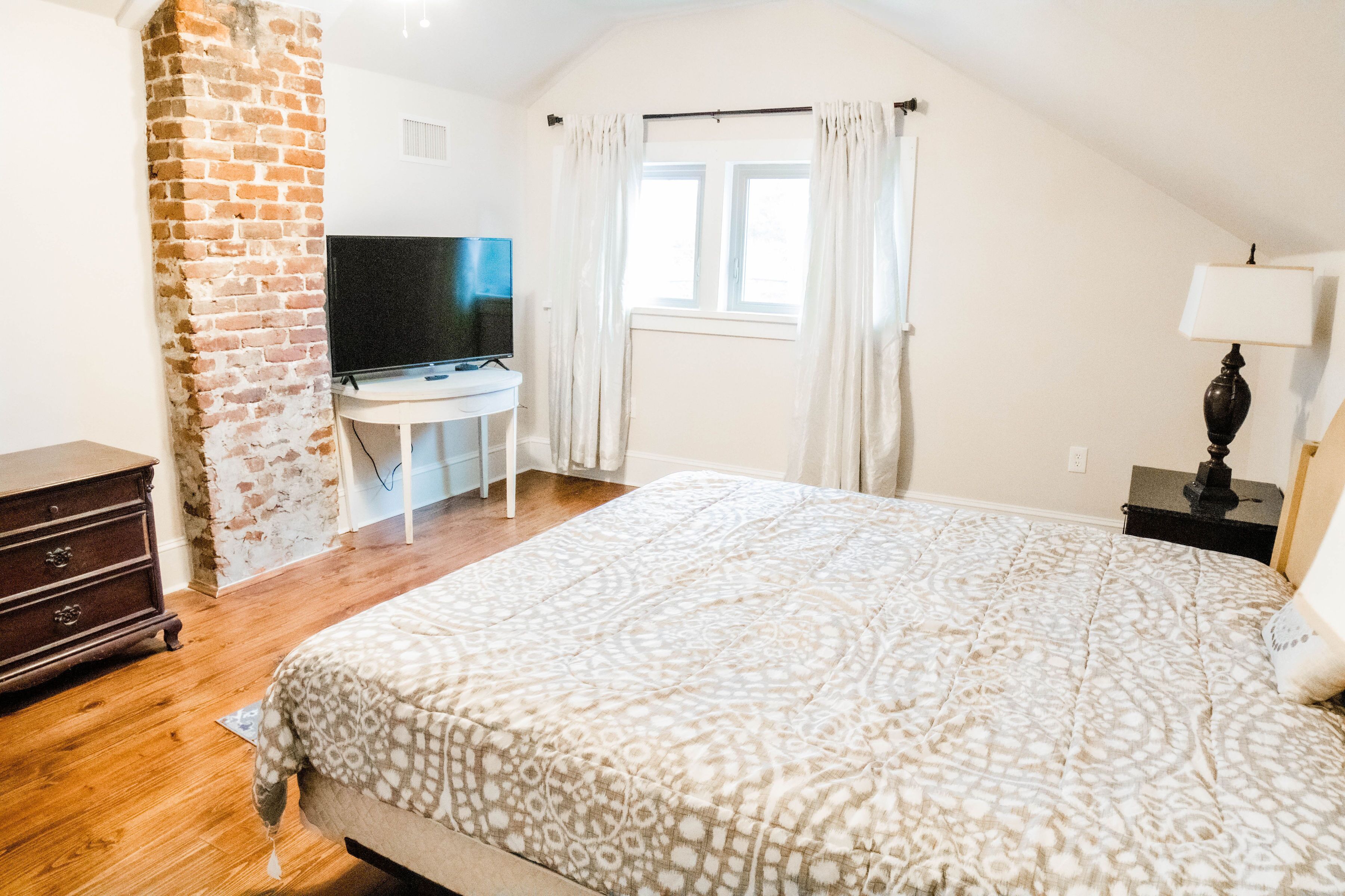 4 Schlafzimmer, Schreibtisch, Bügeleisen/Bügelbrett, WLAN