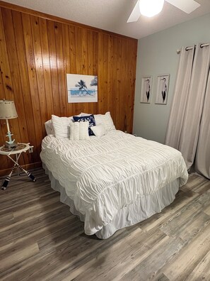 5 bedrooms, iron/ironing board, WiFi, bed sheets