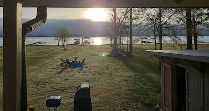 Blue Haven Lake Palestine Tx , Dock with Sundeck Sleeps 6