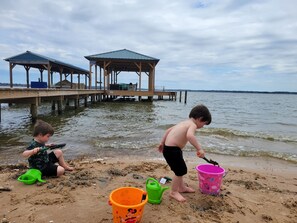Beach - Blue Haven  Lake Palestine Tx , Dock with Sundeck  Sleeps 6 (Chandler)