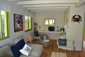 Smart TV, books, stereo - Wooden house style fisherman's hut 200 m from the beach (Lège-Cap-Ferret)