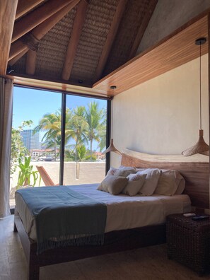 3 habitaciones, escritorio, tabla de planchar con plancha y wifi gratis 