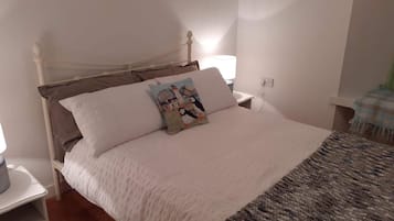 1 chambre, fer et planche Ă  repasser, Wi-Fi, draps fournis