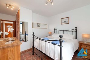 2 slaapkamers, een kluis op de kamer, een strijkplank/strijkijzer