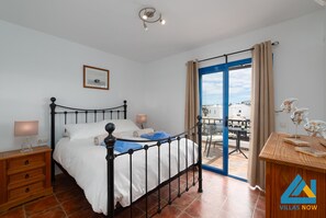 2 slaapkamers, een kluis op de kamer, een strijkplank/strijkijzer