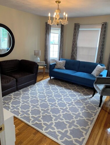 Nice 3 Bed Apt near Downtown Boston