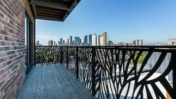 Luxury Apartment | Balcony